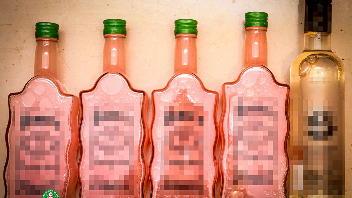 W takich butelkach przestępcy przewozili płynną amfetaminę