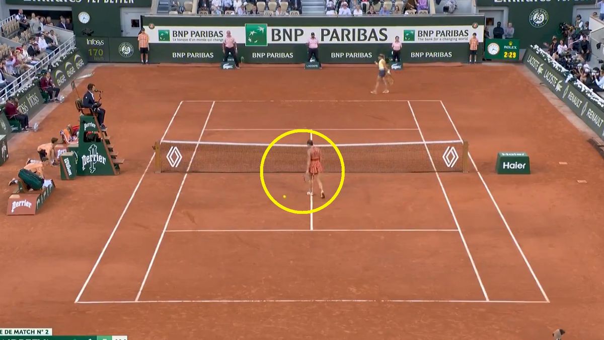 Twitter / Roland Garros / Na zdjęciu: Aryna Sabalenka po ostatniej akcji meczu