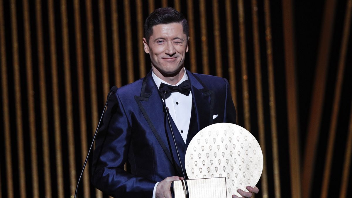 PAP/EPA / Yoan Valat / Na zdjęciu: Robert Lewandowski