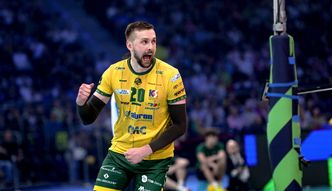 Trzy sety, osiem asów kadrowicza