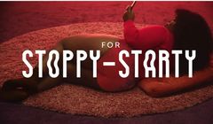 Krew menstruacyjna w artystycznym obrazie w kampanii Bodyform