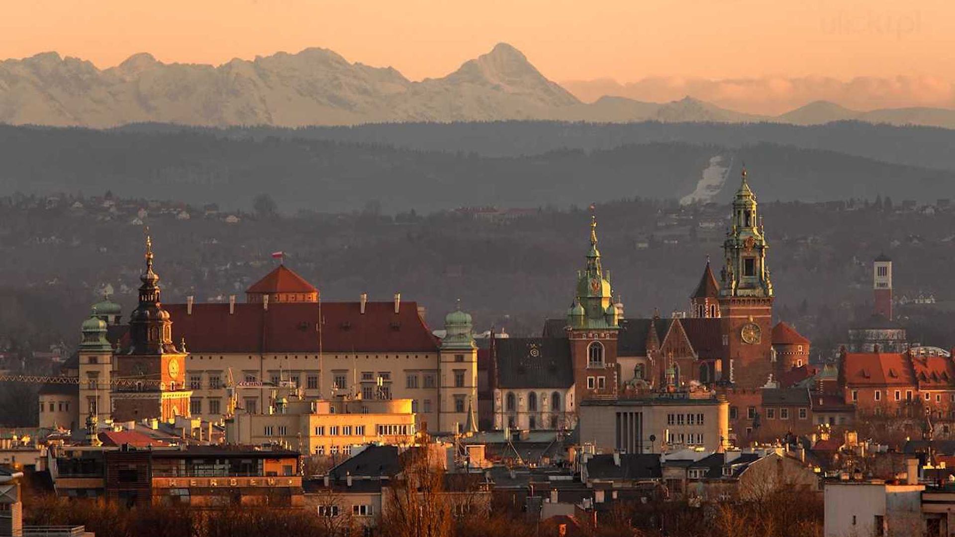 Kraków na tle Tatr. Rzadki widok w mieście zatrutym ...