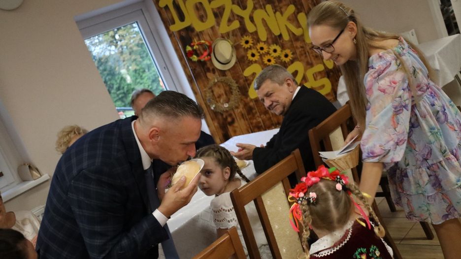 Organizatorami dożynek była sołtys wraz z Radą Sołecką Różopola