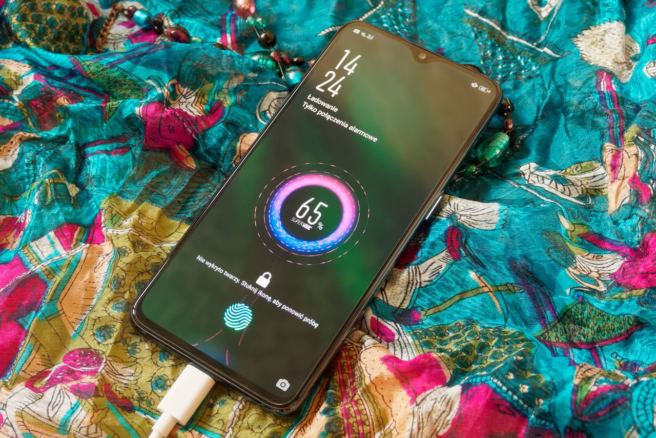 Oppo RX17 Pro w czasie ładowania