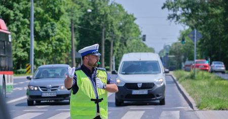 Na skrzyżowaniu wyłączyli światła, ruchem kierowali policjanci ruchu drogowego. Rywalizują o miano najlepszego