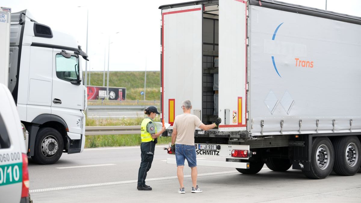 Kontrola drogowa - zdjęcia ilustracyjne
