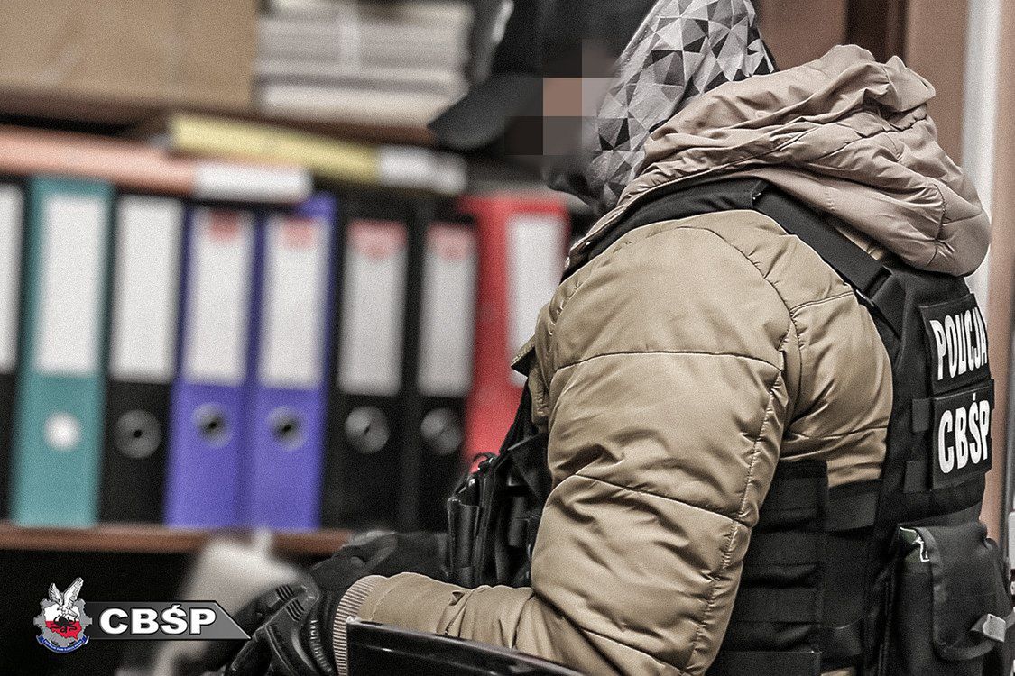CBŚP rozbiło mafię VAT – ponad 140 osób z zarzutami, kolejne zatrzymania w Warszawie i Skierniewicach