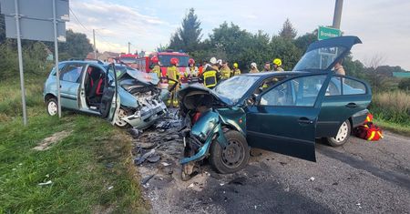 Tragiczny powrót z wakacji. 2 osoby nie żyją, 6 osób rannych