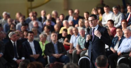 Pan zapłaci, pani zapłaci. Na daninę solidarnościową zrzucą się szefowie każdego pracownika i przedsiębiorcy