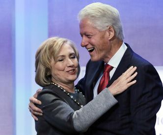 Clintonowie zebrali 3 mld dolarów. Wspomagają ich Spielberg i Soros