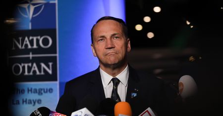Europa zapłaci za sprzęt z USA dla Ukrainy? Sikorski odpowiada Trumpowi
