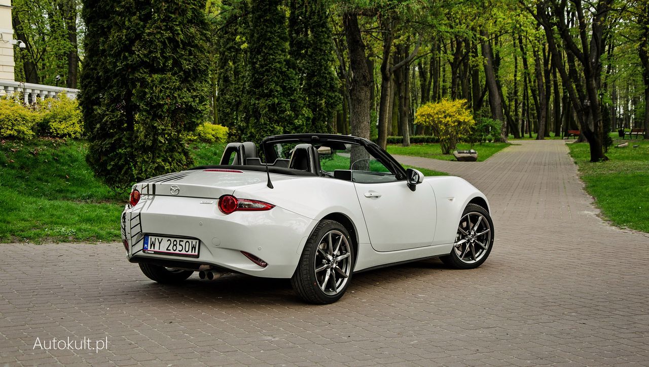 Test Mazdy MX-5 2.0 Sky-G - maksimum frajdy przy minimum komfortu