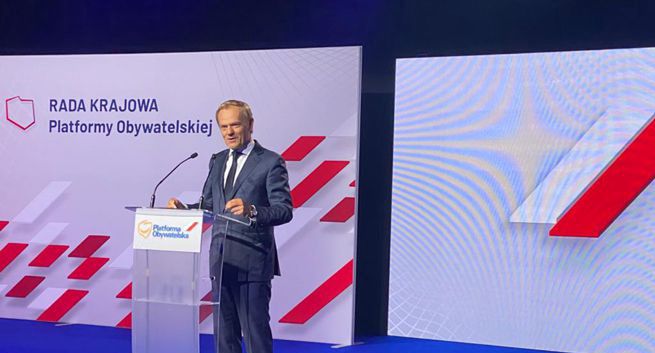 Koalicja Obywatelska wyprzedziła partię rządzącą w sondażu. „Sygnał ostrzegawczy dla PiS”