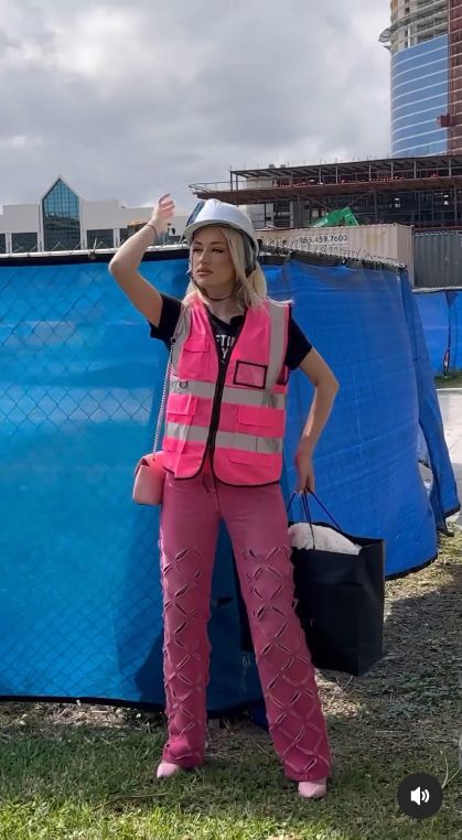 Caroline Derpienski pokazuje prawdziwy dzień w Miami