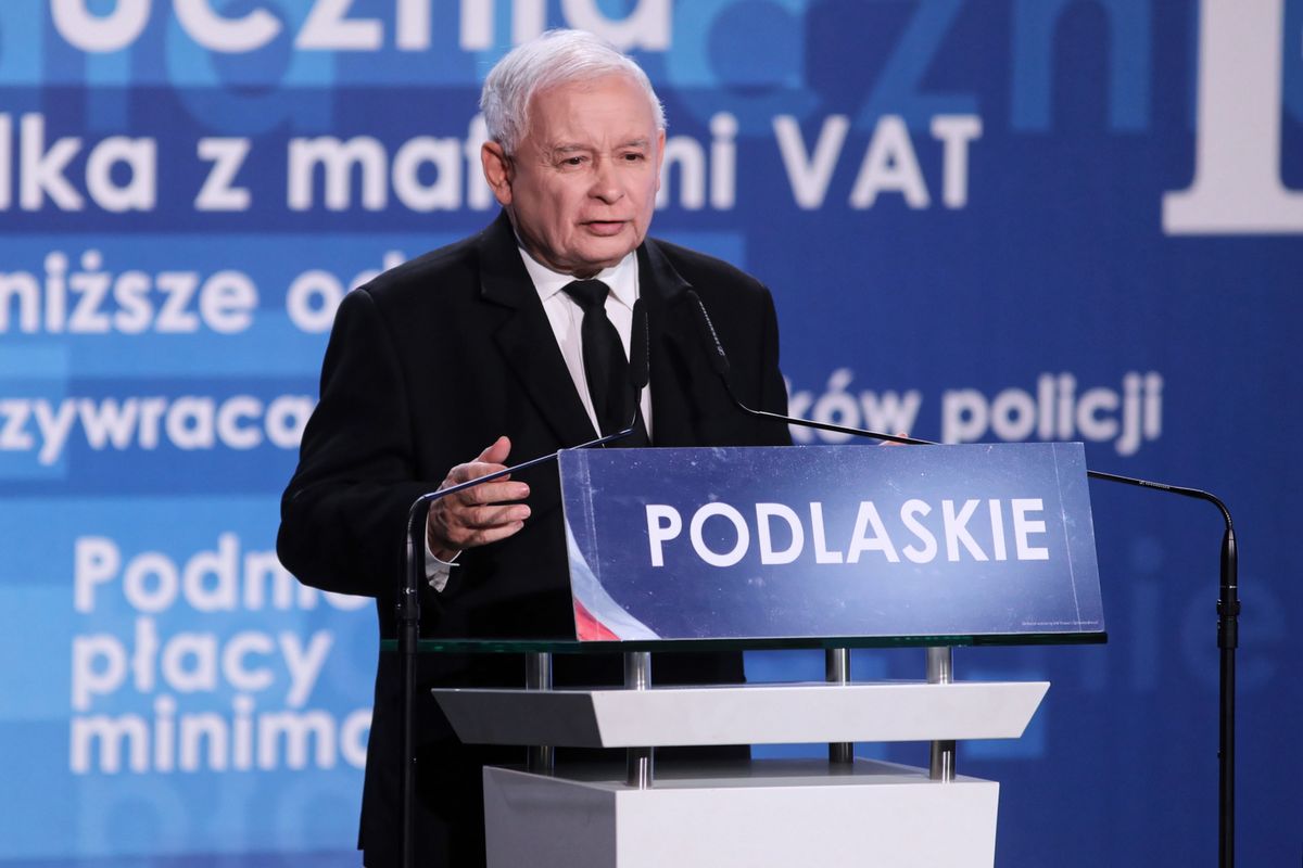 Jarosław Kaczyński w Białymstoku bronił Morawieckiego. "Te wszystkie zarzuty to jest po prostu bezczelność"