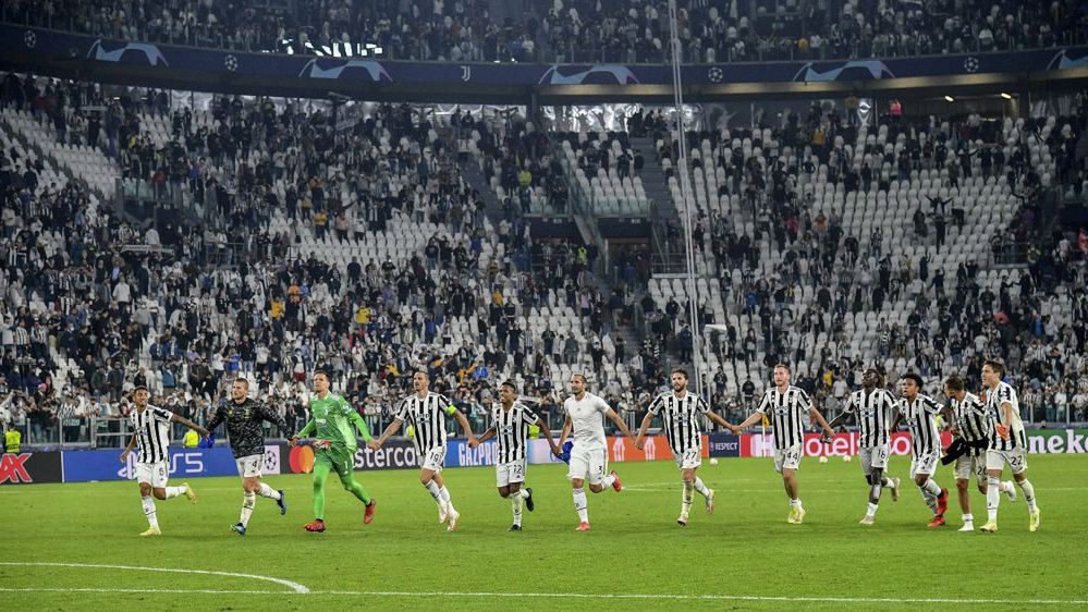 Zdjęcie okładkowe artykułu: Getty Images / Isabella Bonotto/Anadolu Agency  / Na zdjęciu: Piłkarze Juventusu po wygranej nad Chelsea