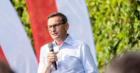 Morawiecki przemawiał. Nagle on i jego ludzie dostali SMS-y