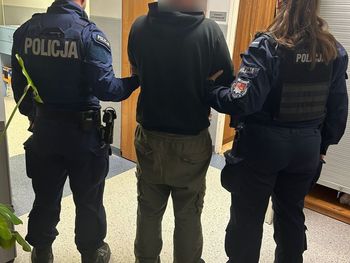 Kórnik: Pijany motocyklista przewrócił się na drodze i uciekł