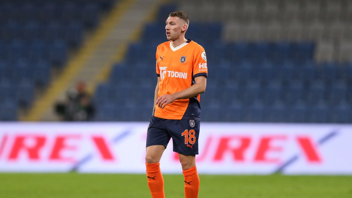 Getty Images / Ahmad Mora / Na zdjęciu: Patryk Szysz odchodzi z Basaksehiru