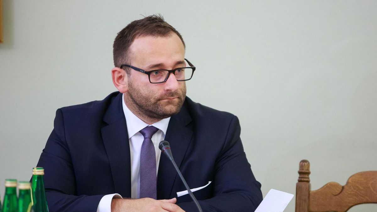 Przed komisją śledczą zeznawał b. dyrektor marketingu linii lotniczych Jet Air Ireneusz Dylczyk.