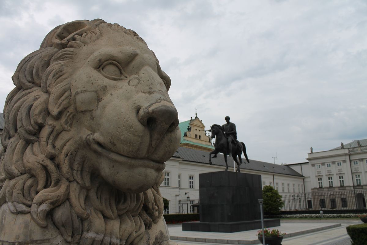Duda: Pomnik smoleński przed Pałacem Prezydenckim
