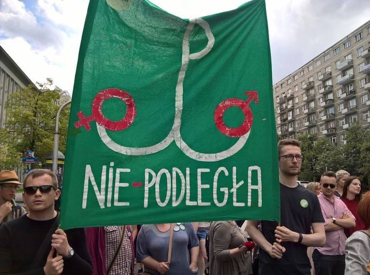 Działacze Partii Zielonych odpowiedzą za znieważenie symbolu Polski Walczącej