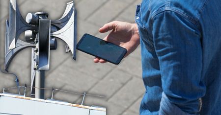 "Udaj się w bezpieczne miejsce". Tylko 10 proc. badanych wie, co zrobić