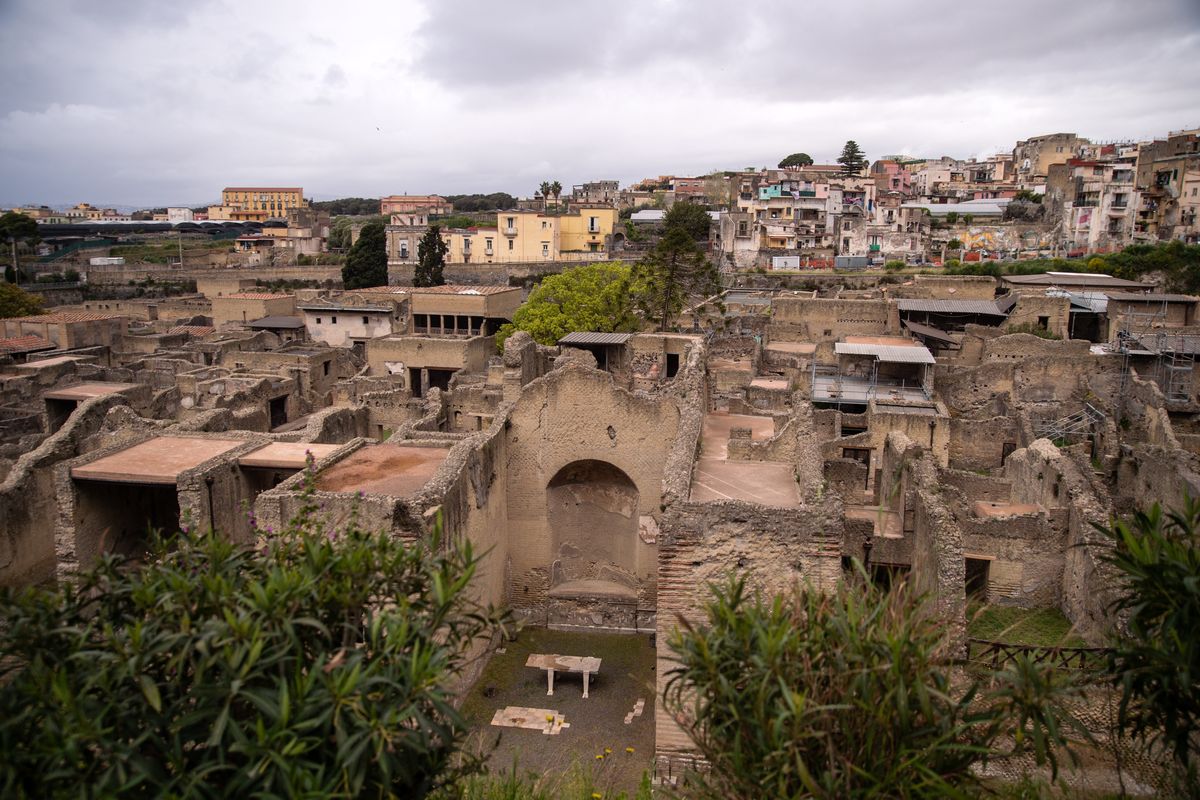 Park Archeologiczny Herculaneum to pozostałości miasta Pompeje, zniszczonego erupcją Wezuwiusza w 79 roku naszej ery  
