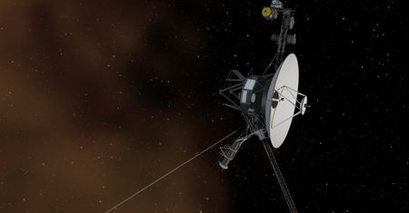 Voyager 1 zgłupiał w przestrzeni kosmicznej? Takie można odnieść wrażenie