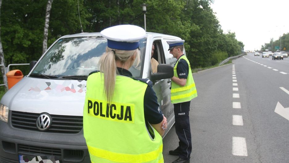 Dwóch na trzech kierowców (67%) twierdzi, że zawsze jeździ z dozwoloną prędkością. Częściej uważają tak kobiety (74%) niż mężczyźni (61%).