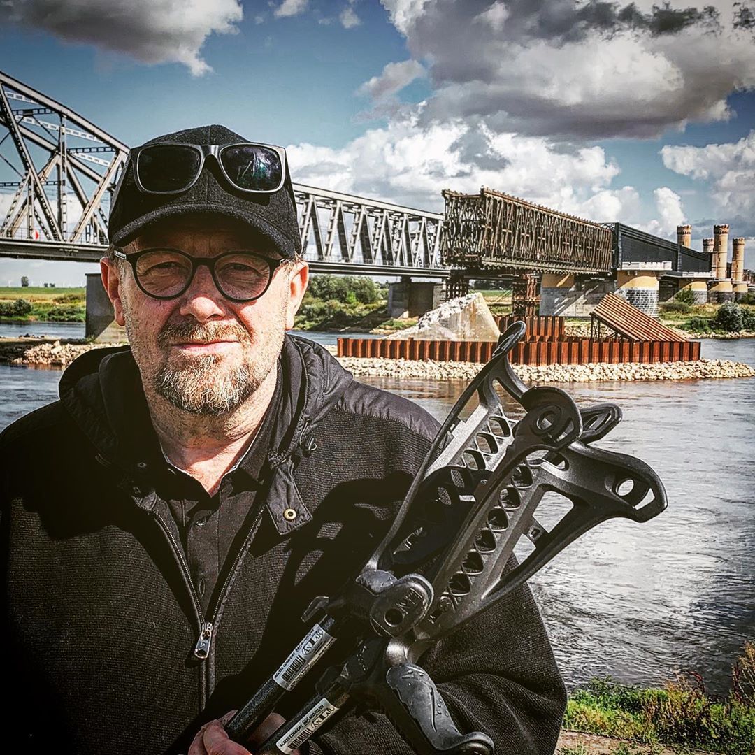 Olaf Lubaszenko wspiera polskich hodowców kwiatów