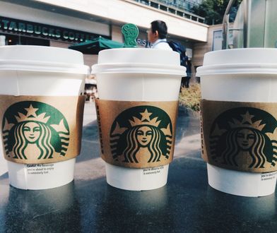 Zwyzywała baristę ze Starbucksa, teraz chce mu odebrać pieniądze. Żąda 50 tys. dolarów