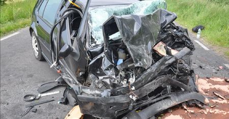 Z samochodów nic nie zostało. Makabryczny wypadek na Mazurach