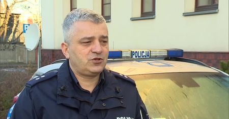 Rzucił się z maczetą na policjanta we Wrocławiu. Funkcjonariusz w szpitalu