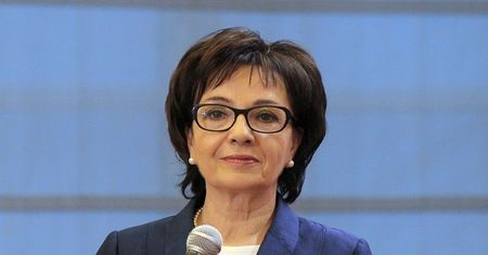 Opłata paliwowa do kosza. Witek: będziemy szukać środków na drogi