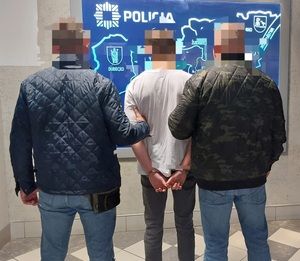 17-letni "odbierak" zatrzymany. Policja odzyskała prawie 50 tys. zł