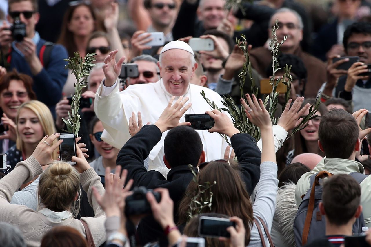 Papież Franciszek uczy się programować. Napisał swoją pierwszą linię kodu