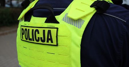 34-latek w audi pouczał innych kierowców. Policja go zdemaskowała