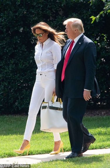 Melania Trump w białym komplecie