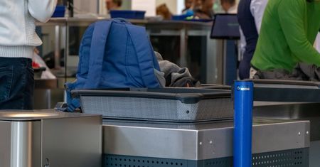 Przemytnik wpadł na lotnisku. Nie do wiary, co go zdradziło