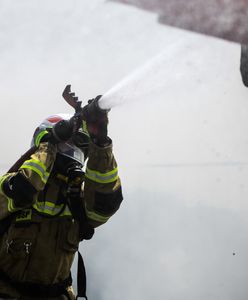 Warszawa. Trzy osoby ucierpiały w pożarze pustostanu na Bródnie