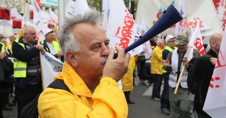 "Solidarność" popiera rząd. Antyeuropejski protest w Warszawie