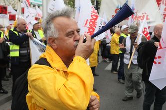 "Solidarność" popiera rząd. Antyeuropejski protest w Warszawie