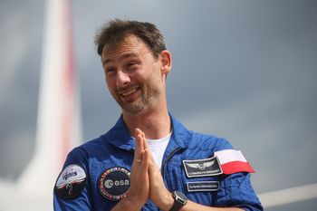 Tak wygląda powrót na Ziemię. Co robi teraz Wiśniewski-Uznański?
