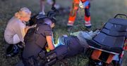 Groźny wypadek na hulajnodze elektrycznej w Zduńskiej Woli. 28-latek po upadku stracił przytomność