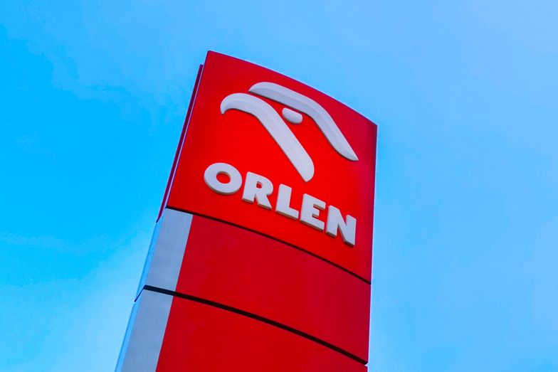 Orlen ogłosił, jaką wypłaci dywidendę z zysku w 2022 r. Kurs akcji mocno w górę