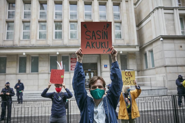 Polska bez węgla. "Sasin AKUKU". Protest pod Ministerstwem Aktywów Państwowych