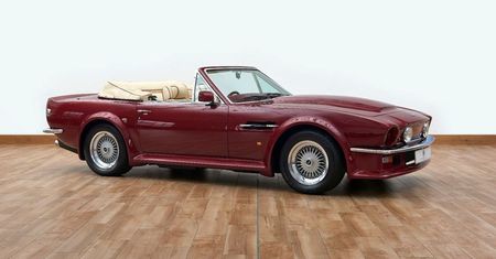 Aston Martin V8 Volante Davida Beckhama trafił na sprzedaż. To rzadki egzemplarz