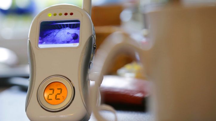 Teściowa ich szpiegowała przez pół roku. Robiła to przez elektroniczną nianię