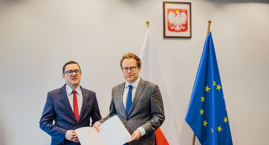 Pracował w Polenergii i Tauronie. Teraz został rzecznikiem Ministerstwa Energii